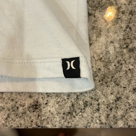 ⭐️Hurley Light Blue Tee with Pink smiley Graphic - Picture 4 of 4